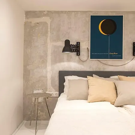 Danube Riverside Designer In Center Apartment